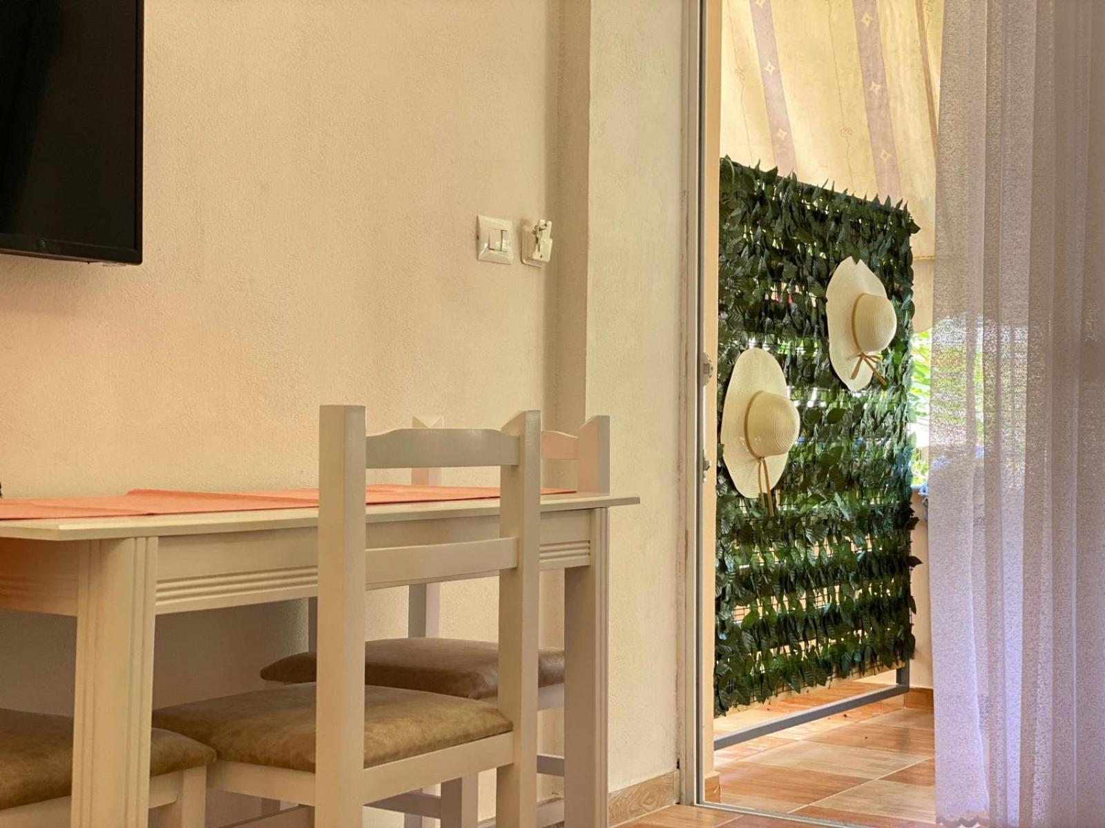 Areti Rooms Hotel Хімара Екстер'єр фото
