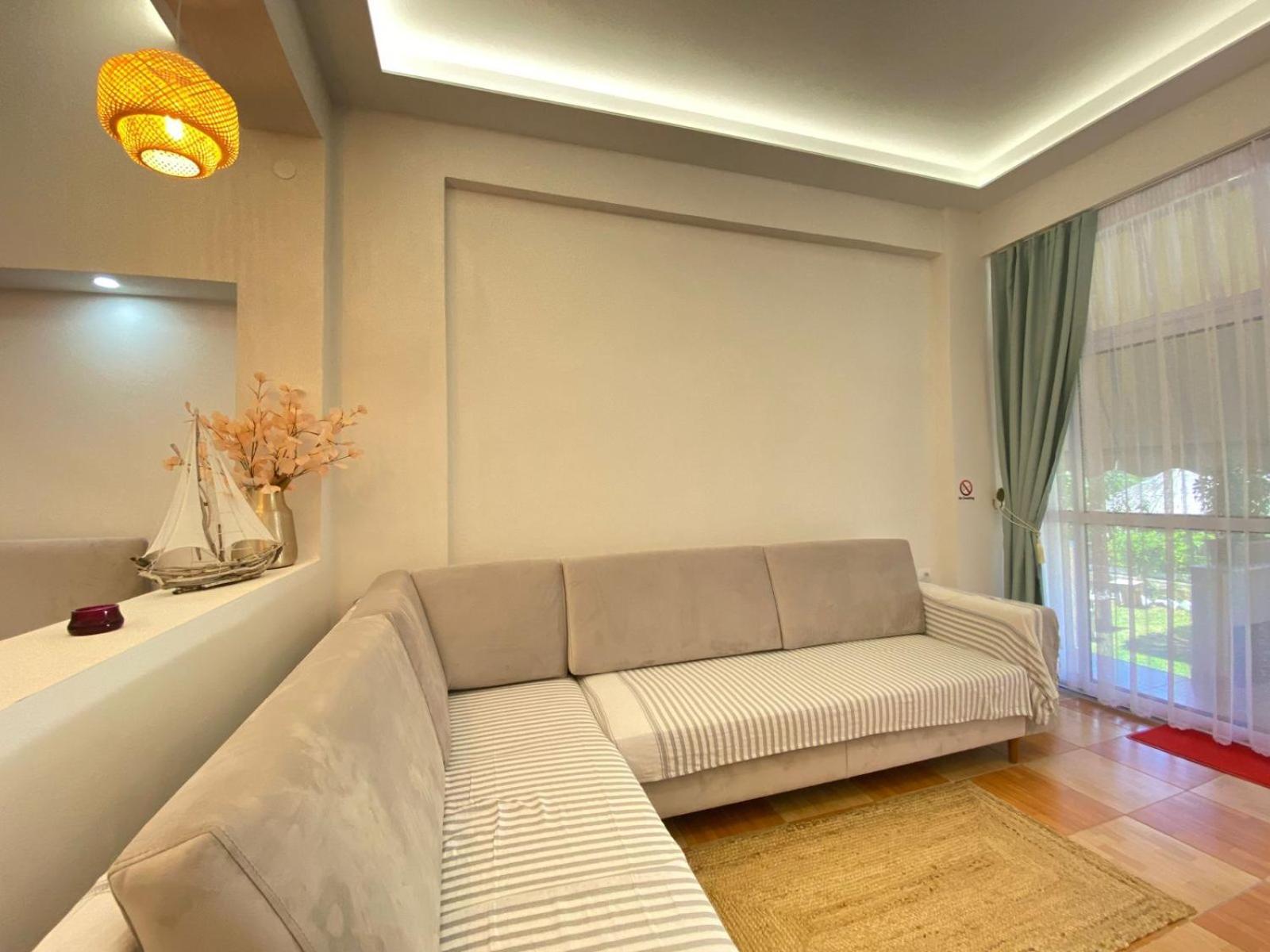 Areti Rooms Hotel Хімара Екстер'єр фото