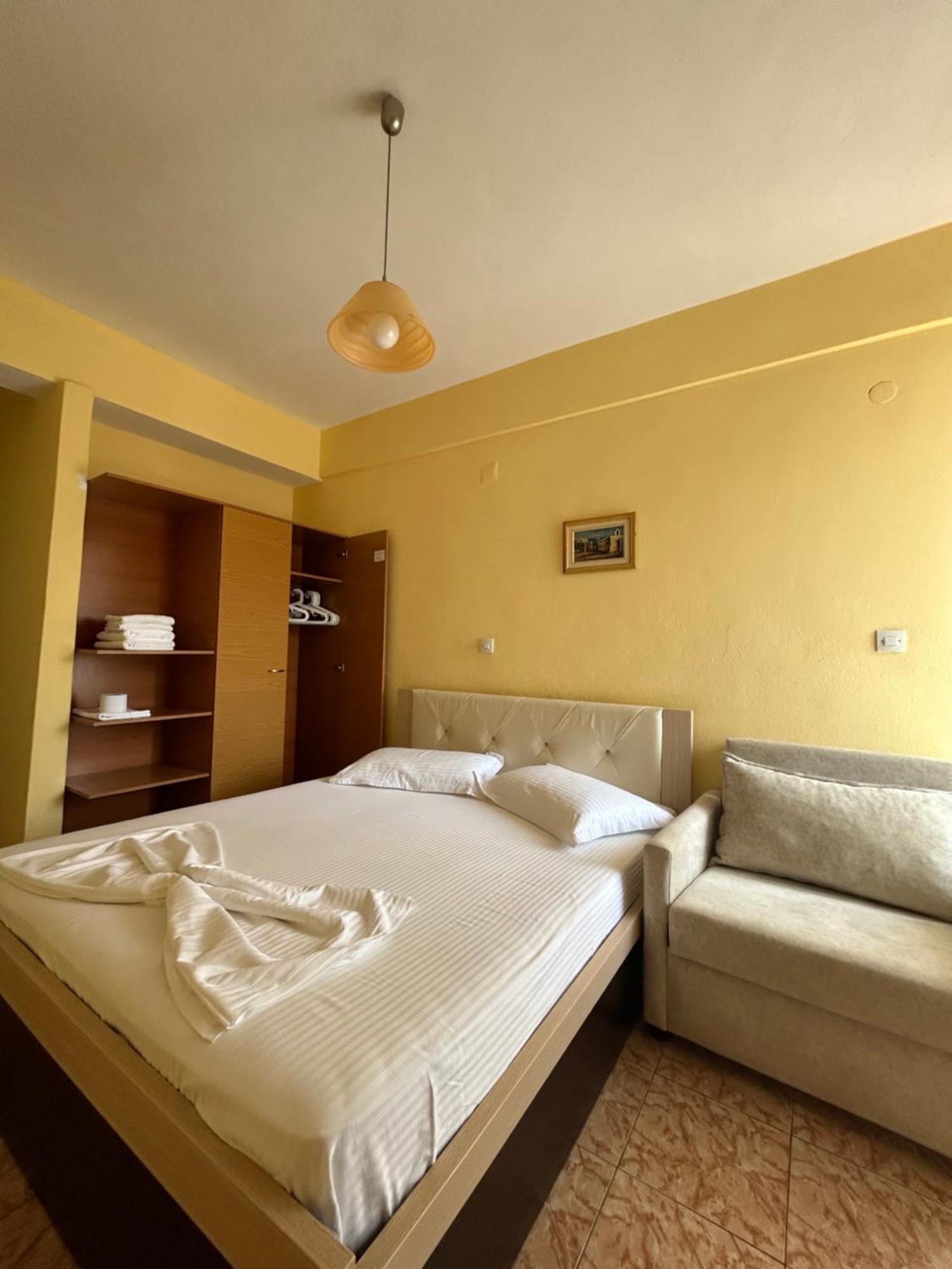 Areti Rooms Hotel Хімара Екстер'єр фото