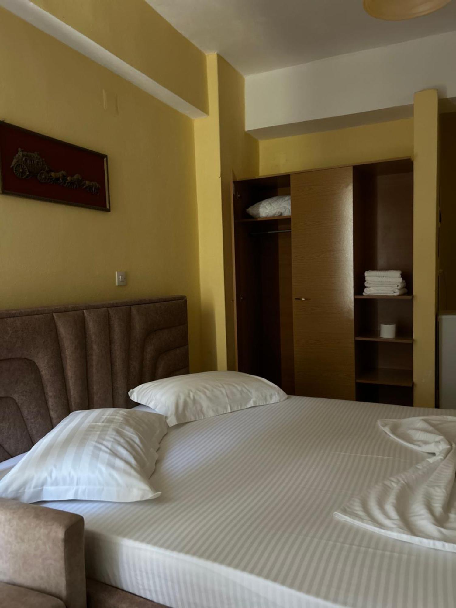 Areti Rooms Hotel Хімара Екстер'єр фото