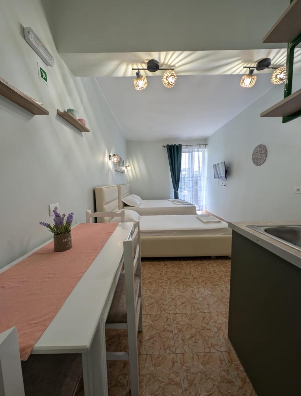 Areti Rooms Hotel Хімара Екстер'єр фото